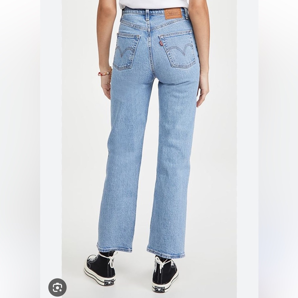 Levi’s Ribcage Straight Ankle Jeans (size 28)